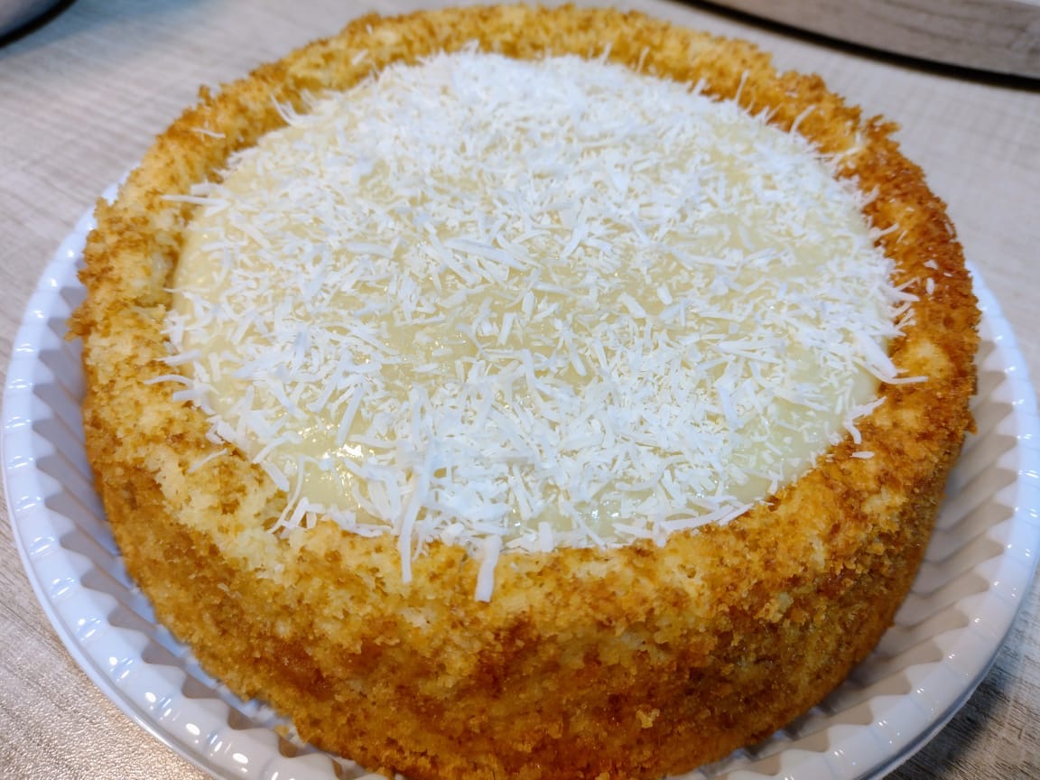 Bolo Piscininha de Coco